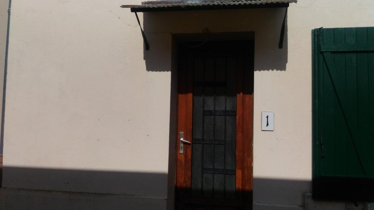 Maison En Location Fresnes Sur Marne Buitenkant foto
